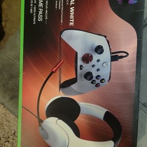 Wireless Controller and Gaming Headset - White